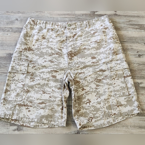 Rothco‎ Digital Camo Cargo Shorts Size 2XL - Picture 1 of 4